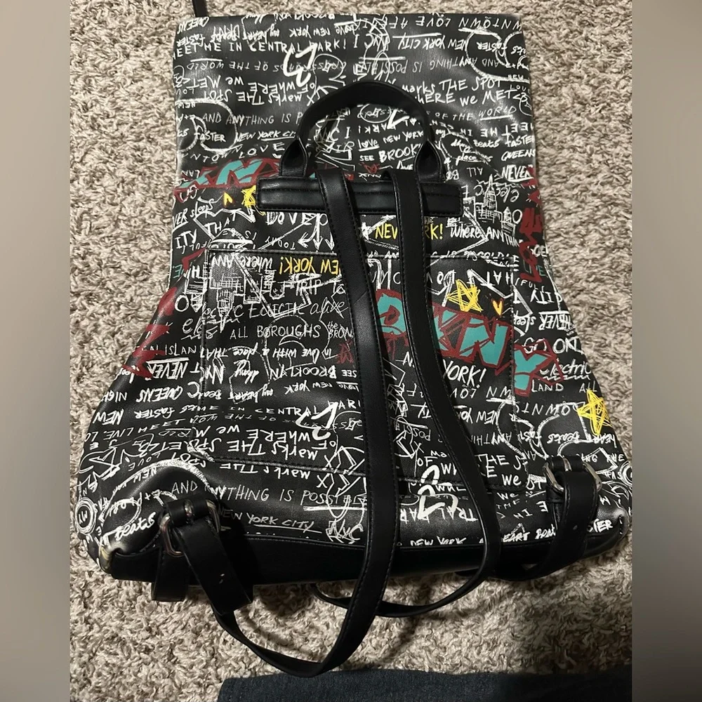 DKNY GRAFFITI BACKPACK HANDBAG